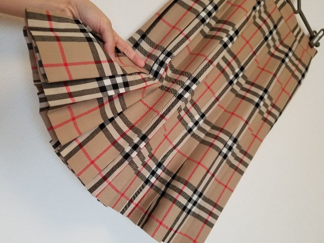 バーバリーキッズスカート未使用近 美品 上品丈 ノバチェック 茶 150 160