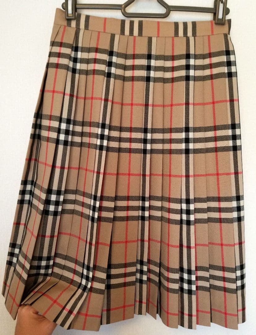 バーバリーキッズスカート未使用近 美品 上品丈 ノバチェック 茶 150 160