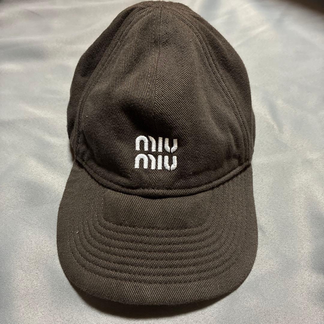 miumiu ベースボールキャップ
