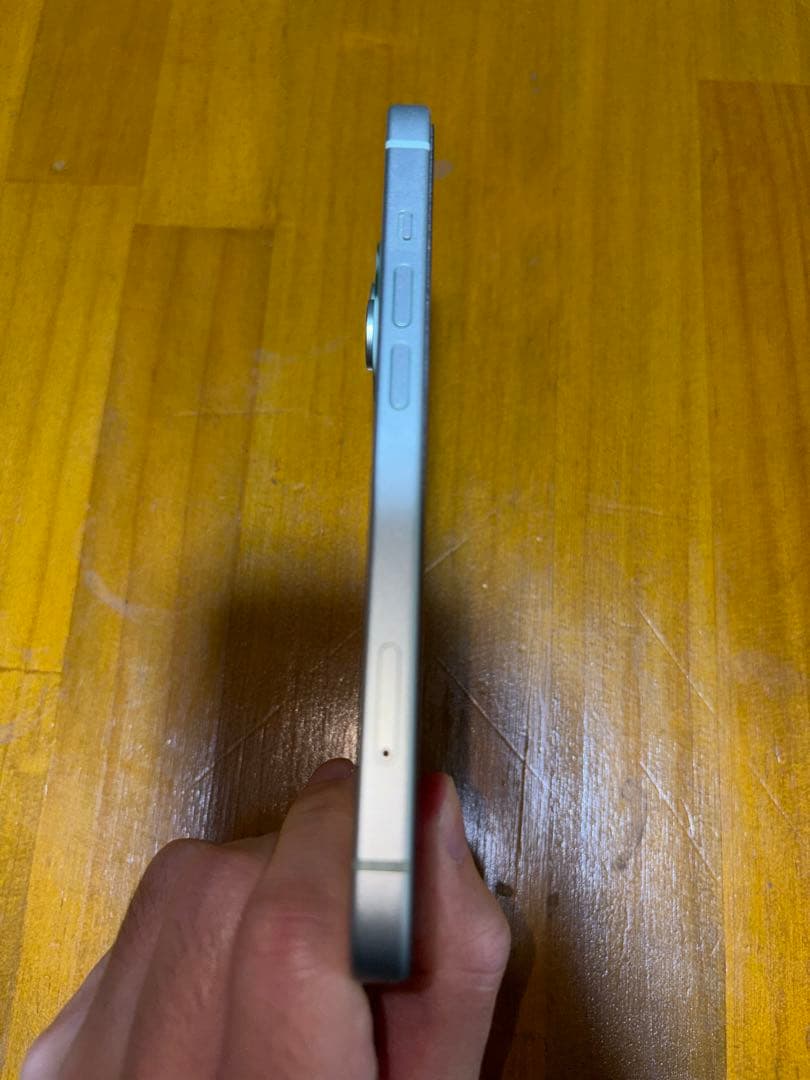 SIMフリー箱付き iPhone15 256GB グリーン