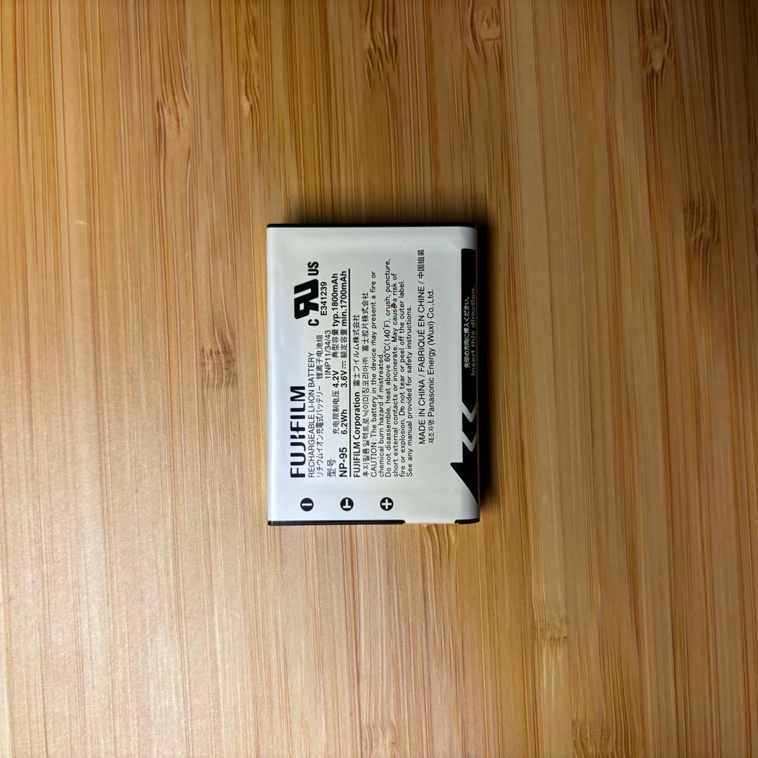 Fujifilm X70 富士フイルム カメラ