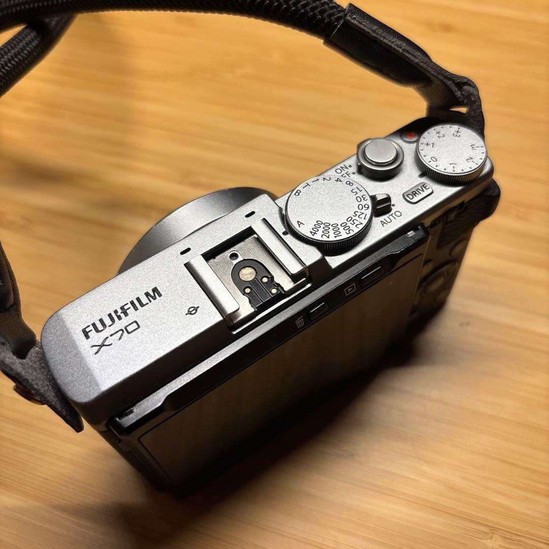 Fujifilm X70 富士フイルム カメラ