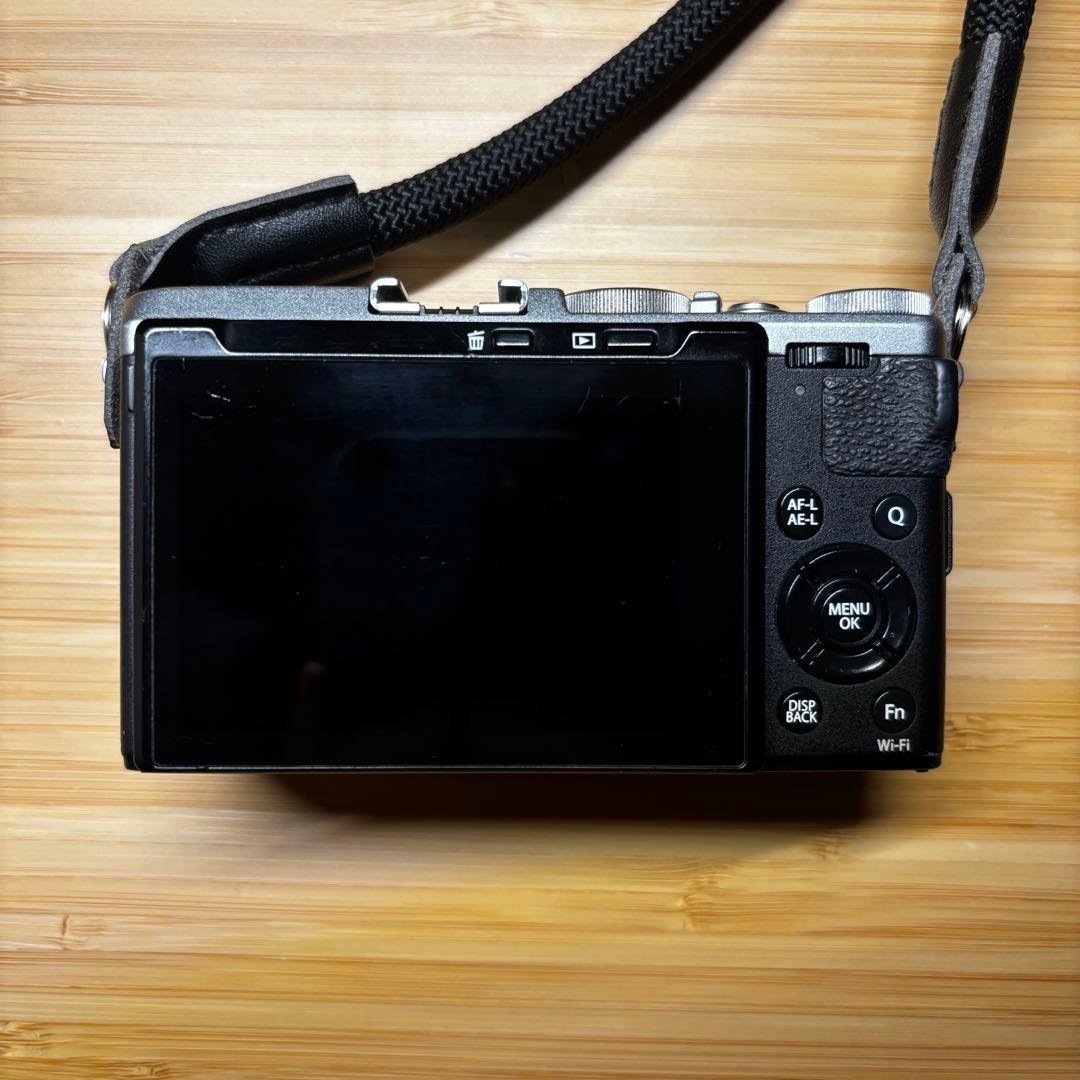 Fujifilm X70 富士フイルム カメラ