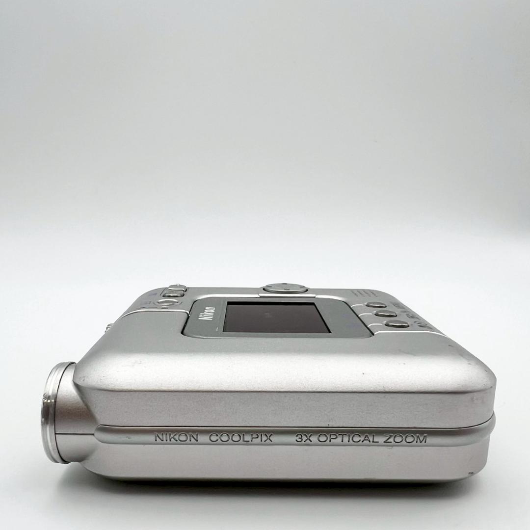 【完動品】Nikon COOLPIX SQ コンデジ シルバー 動作確認済
