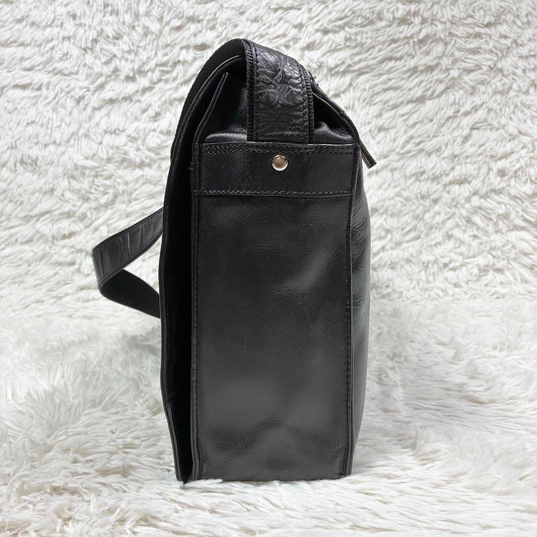 【美品】 ビスコンティ レザー メッセンジャーバッグ ブラック ショルダーバッグ