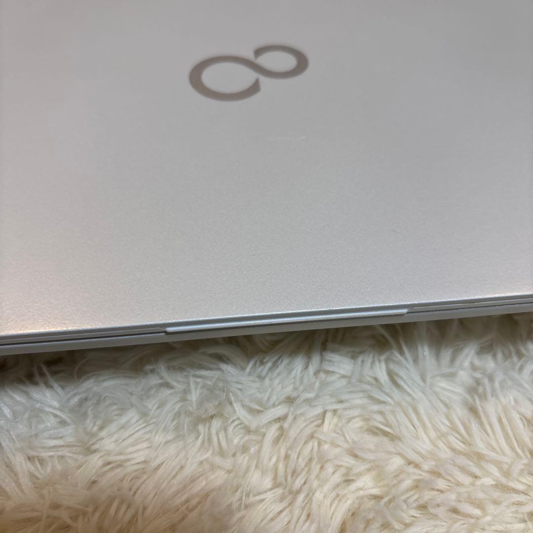 【美品】i5 LIFEBOOK UH08/E3 Intel xe GPU搭載！