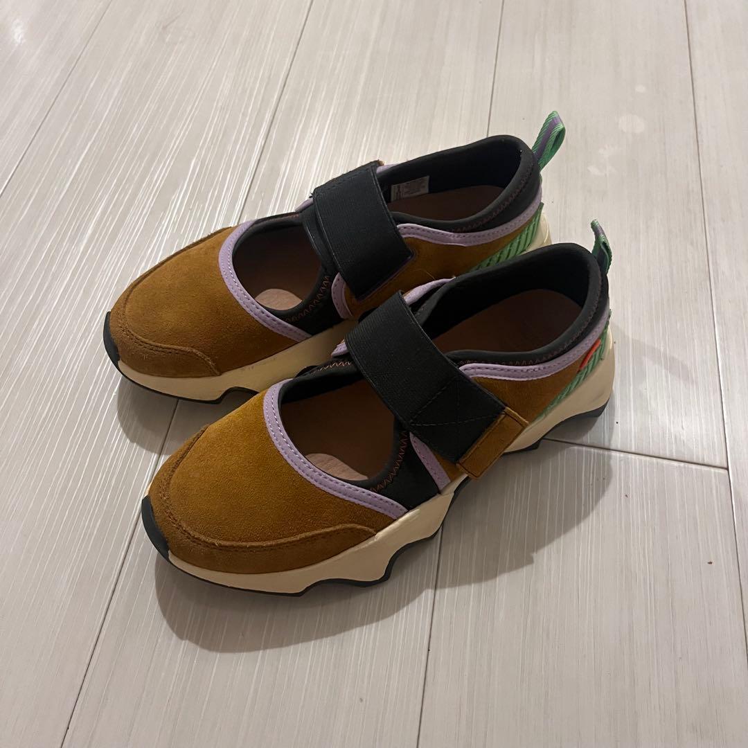 【SOREL】ソレル　キネティック　厚底ワンストサンダル