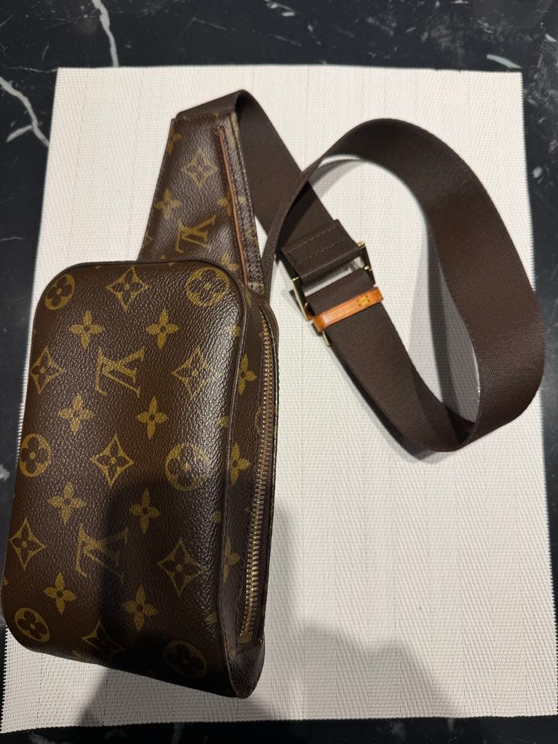 ⭐︎使用少⭐︎美品ルイヴィトン ジェロニモス モノグラム スペシャルオーダー