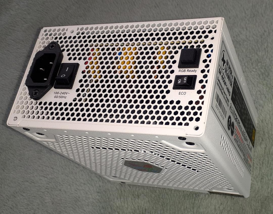 SUPER FLOWER LEADEX III ARGB 850W　ホワイト