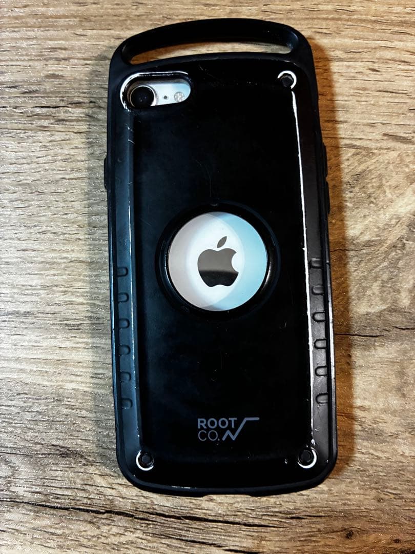 iPhoneSE 第二世代ホワイトROOT CO.ブラックケース付 simフリー