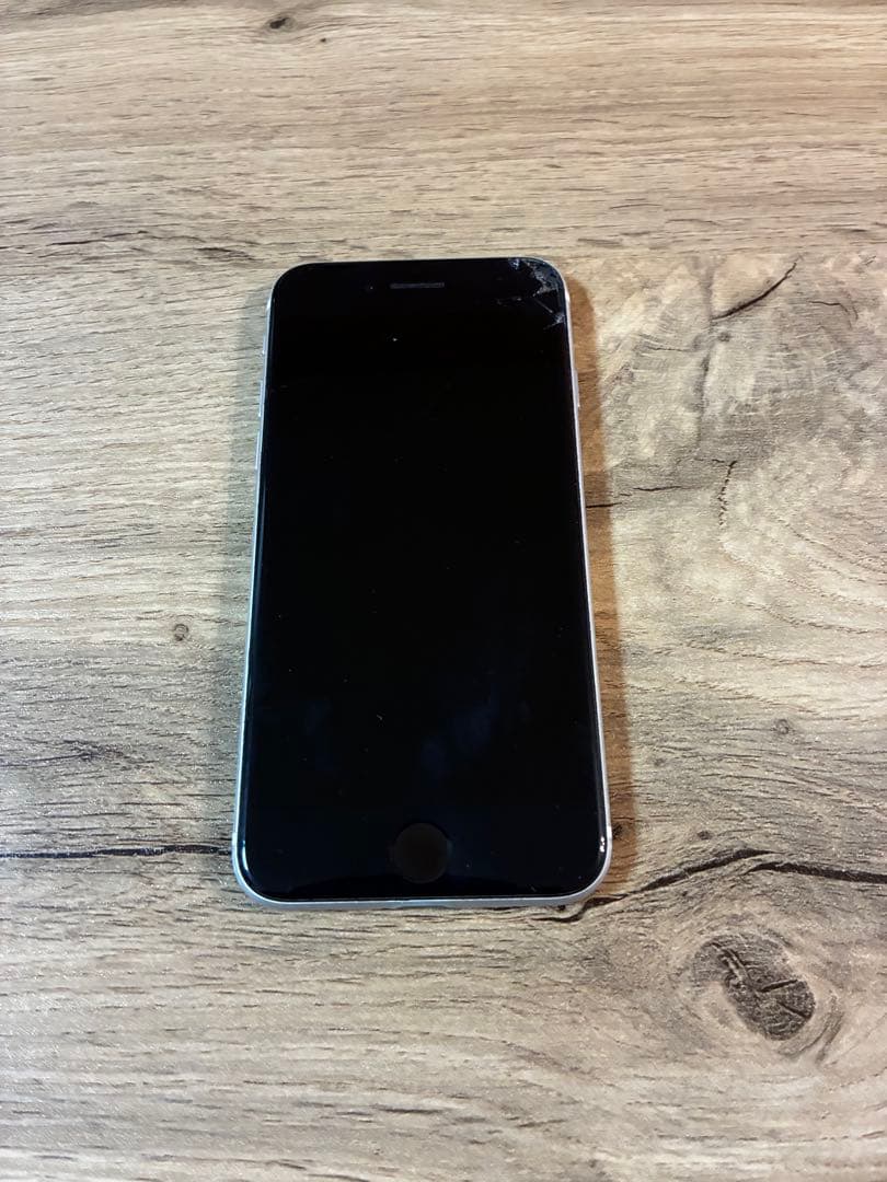 iPhoneSE 第二世代ホワイトROOT CO.ブラックケース付 simフリー