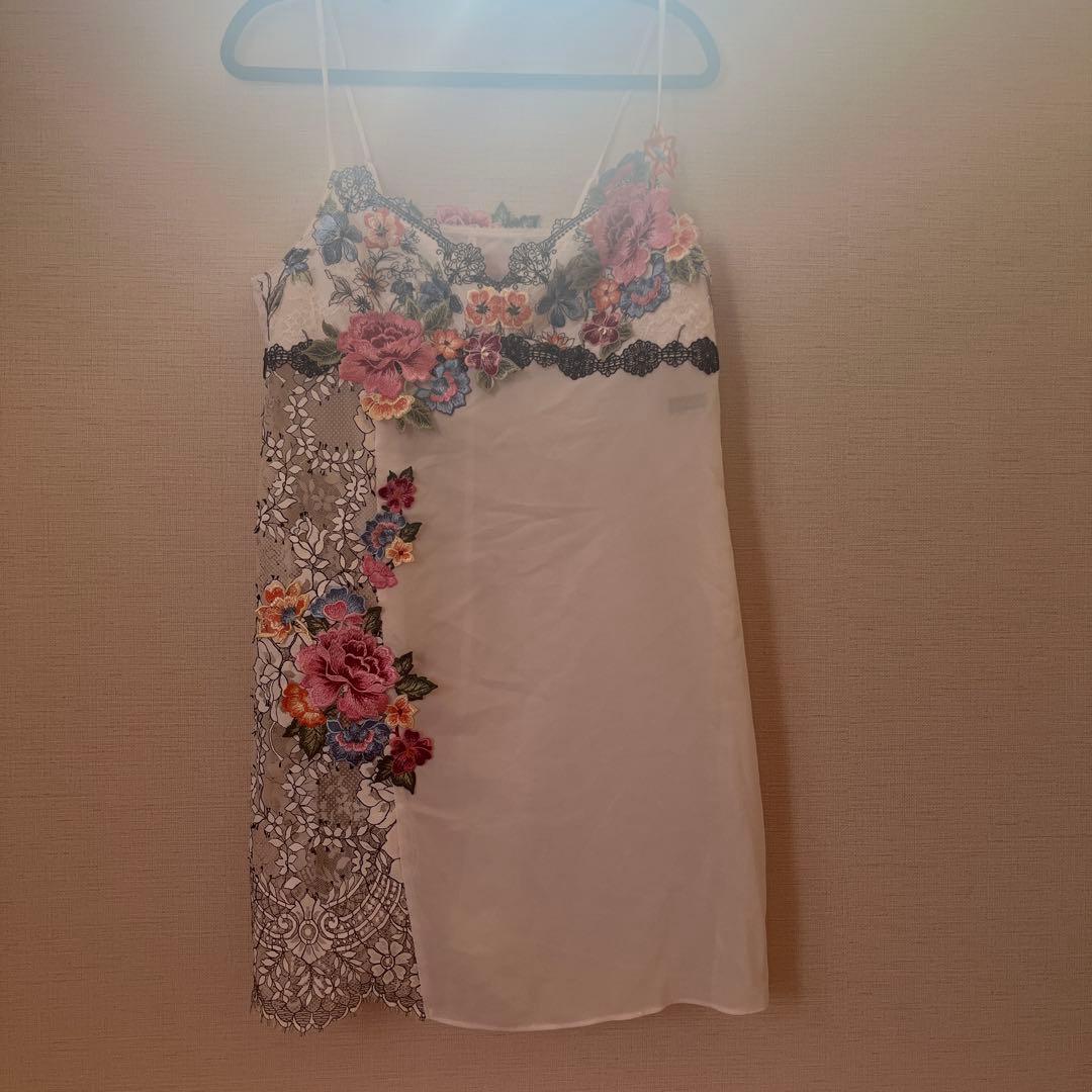 サルート　スリップ