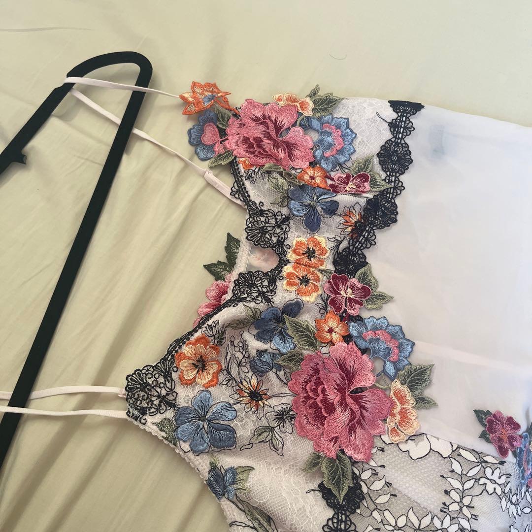 サルート　スリップ