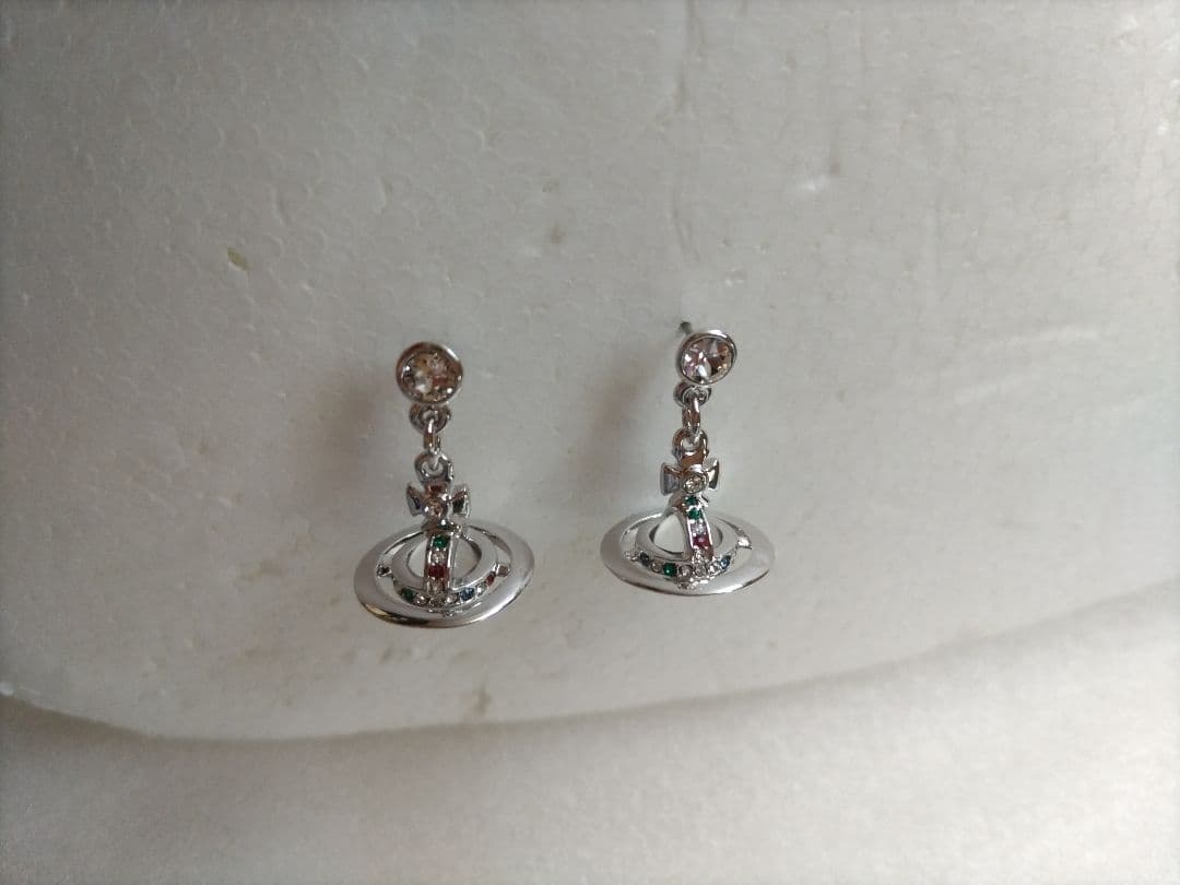 未使用品 Vivienne Westwood シルバーピアス