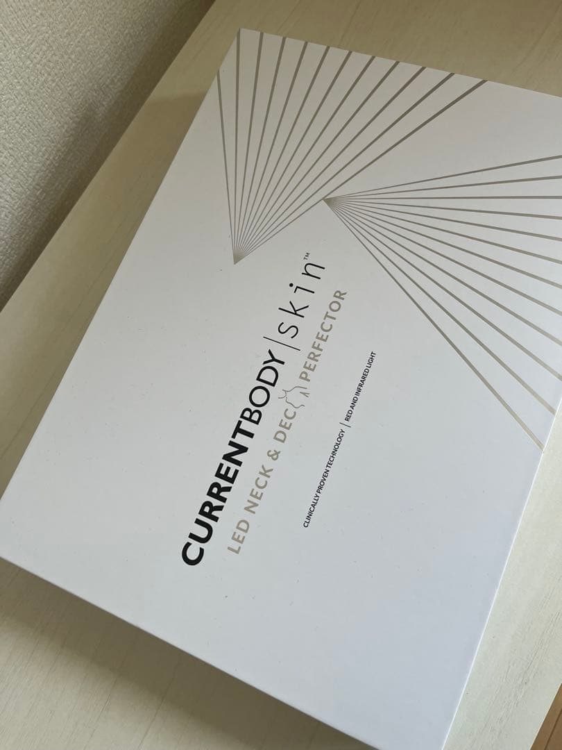 CurrentBody skin LEDネック＆デコルテ マスク