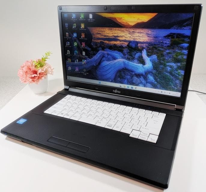 【美品】Windows11✨新品8GB✨初心者に✨すぐ使える✨ノートパソコン✨