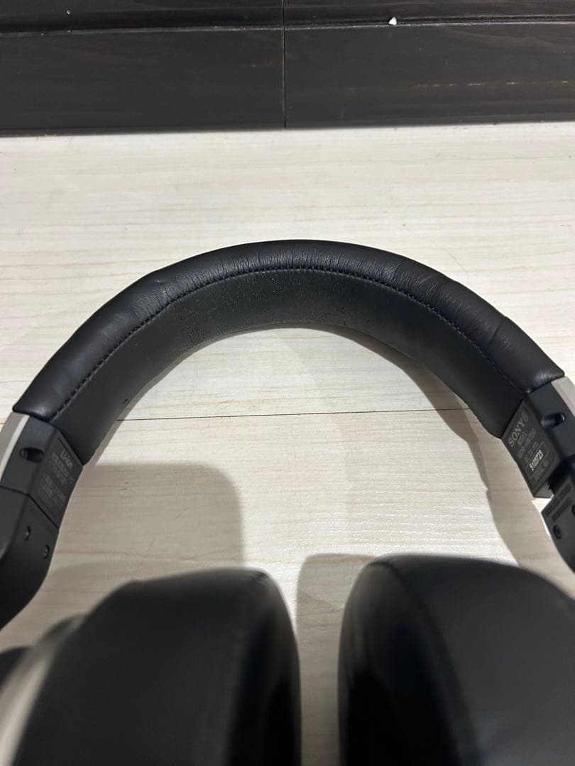 【美品】SONY ワイヤレスヘッドホン MDR-HW700DS