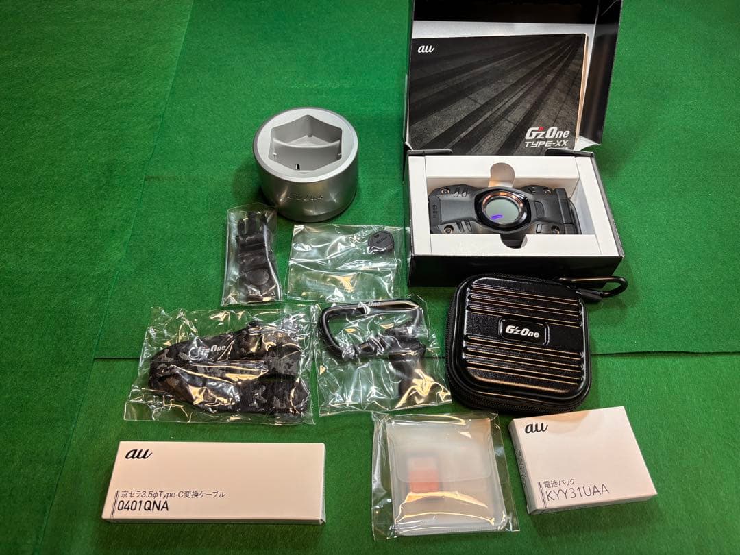 au G'zOne TYPE-XX (KYY31) 付属品有り