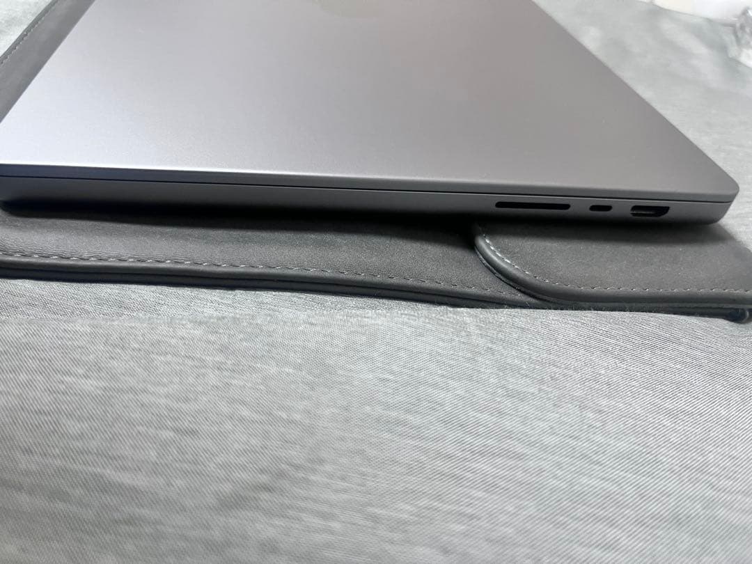 MacBook Pro 16インチ/ 16GB / 512GB /