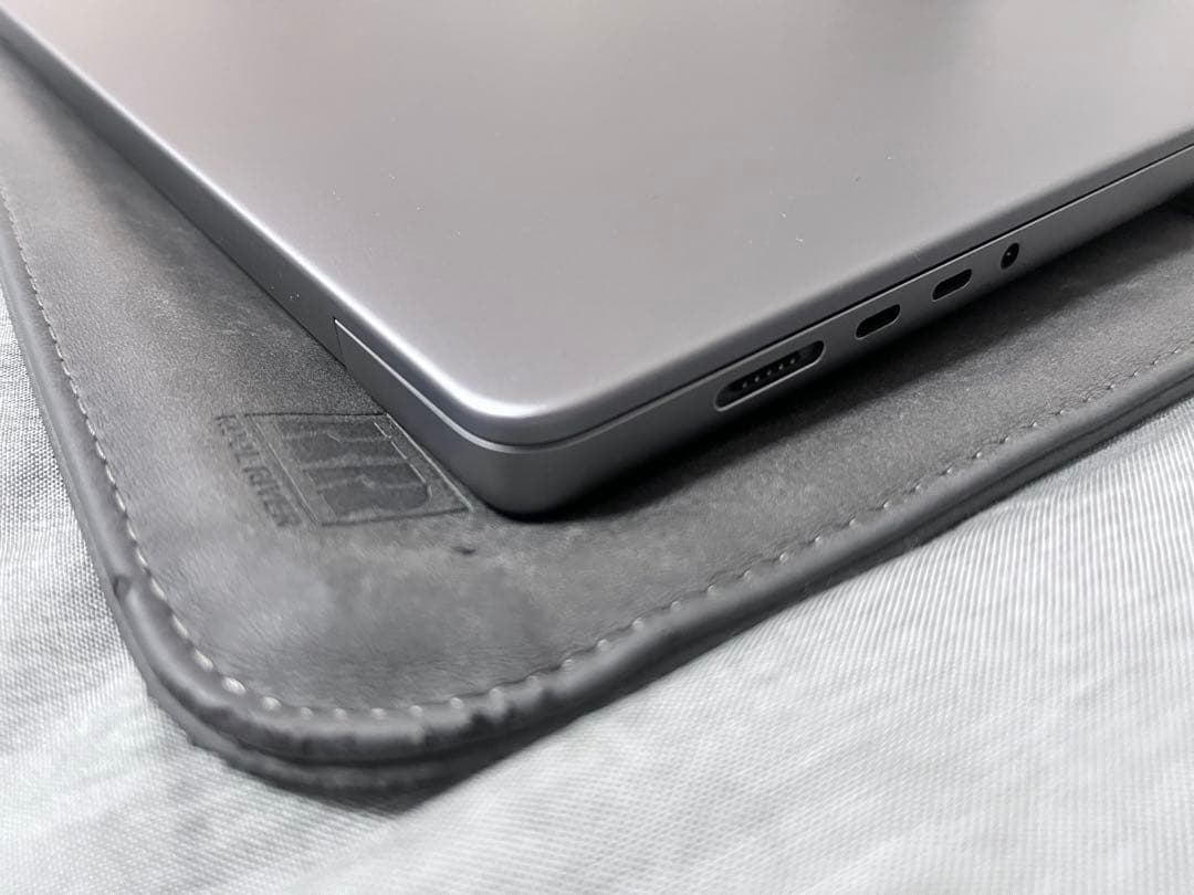 MacBook Pro 16インチ/ 16GB / 512GB /