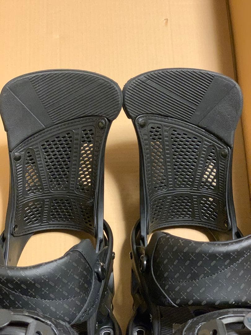 Burton Malavita EST ビンディング メンズ Mサイズ 黒色