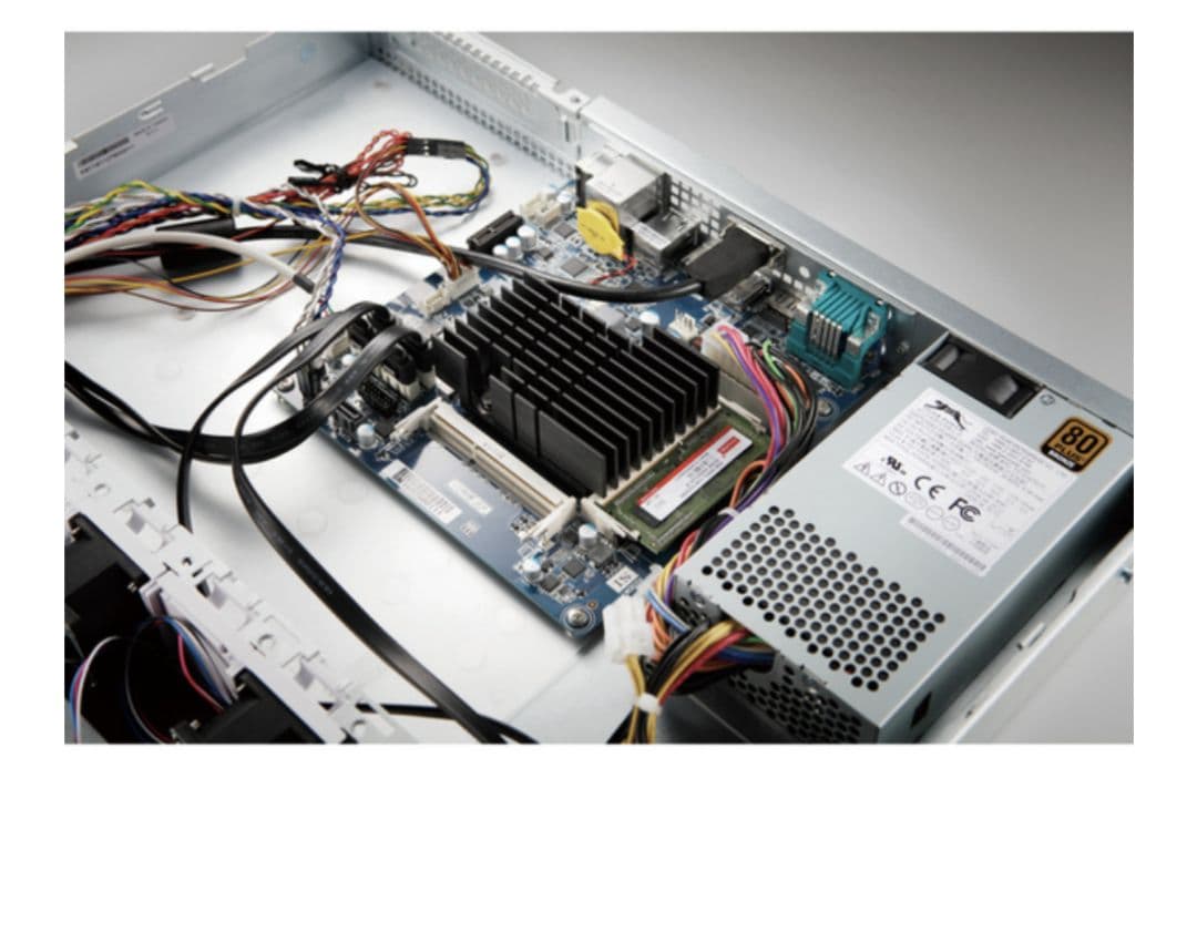 新品 1U4ベイ WSS Std 搭載 NAS 8TB