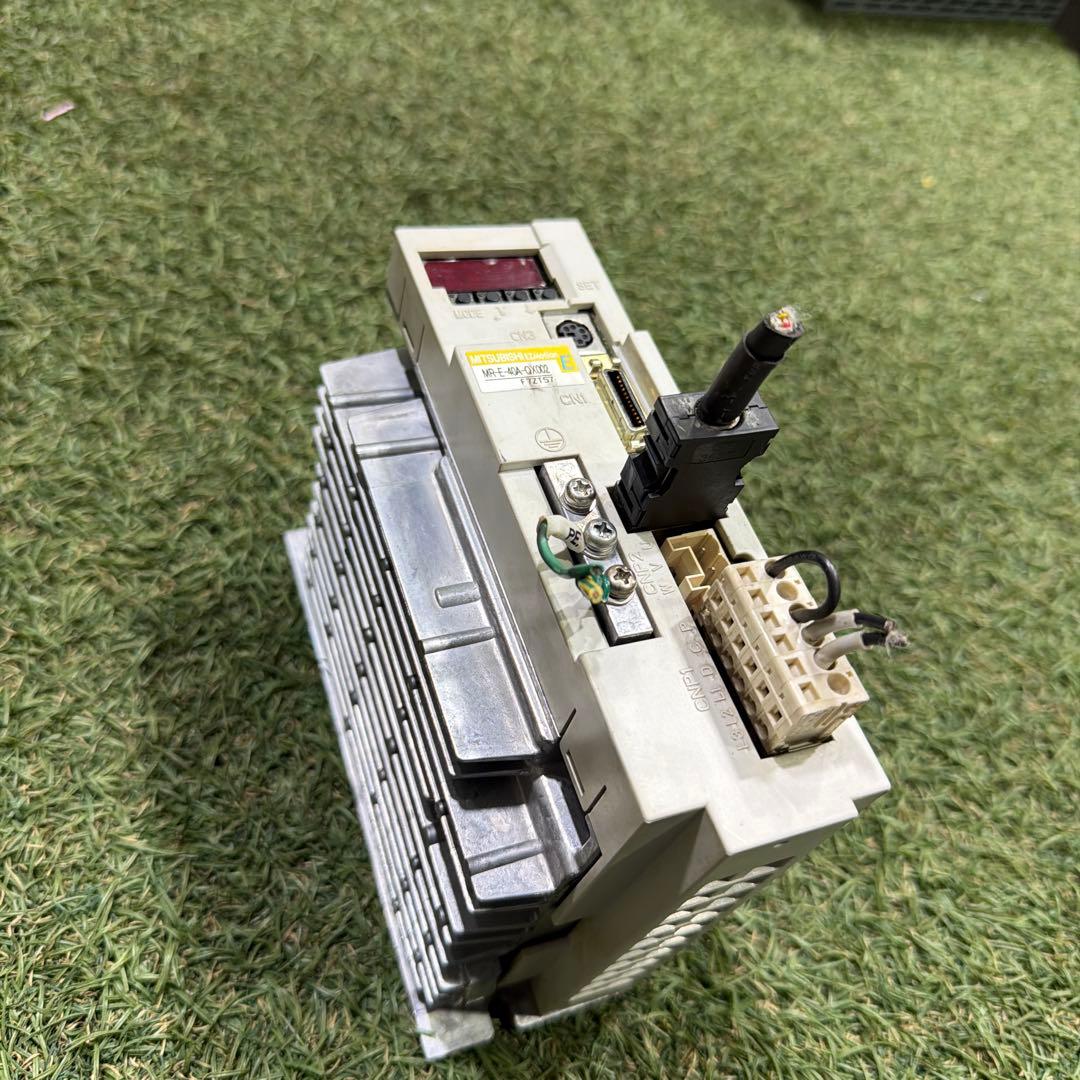 中古 三菱 AC サーボドライブ MR-E-40A-QX002 動作保証