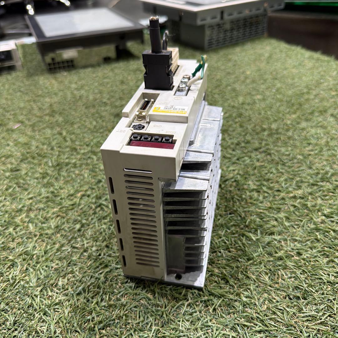 中古 三菱 AC サーボドライブ MR-E-40A-QX002 動作保証