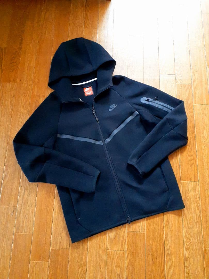 NIKE　テックフリースパーカー　ブラック　S　正規品