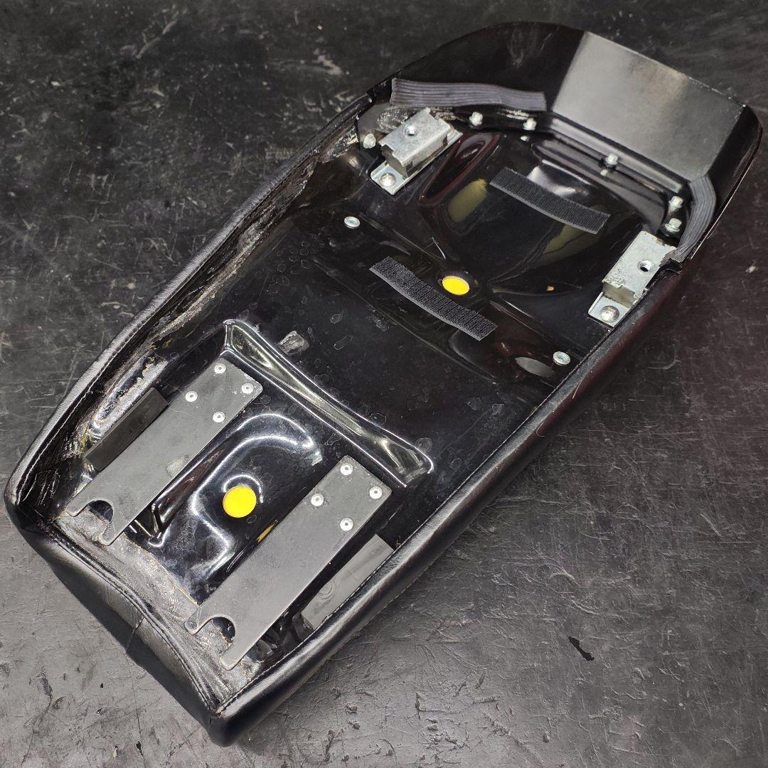 YAMAHA SR400 社外品シート