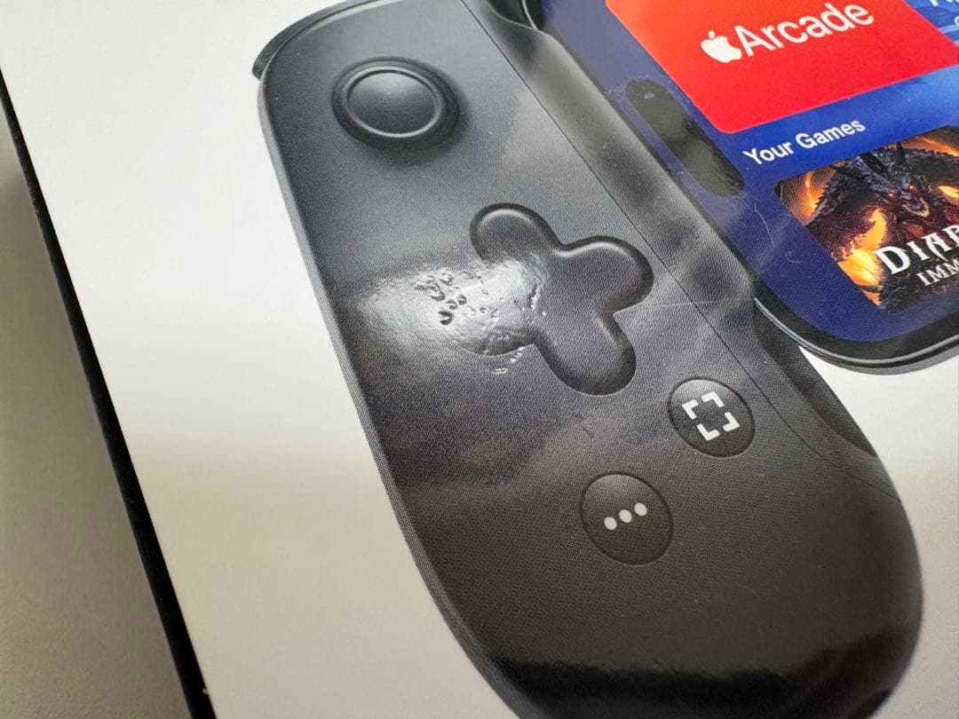 Backbone スマートフォン用ゲームコントローラー