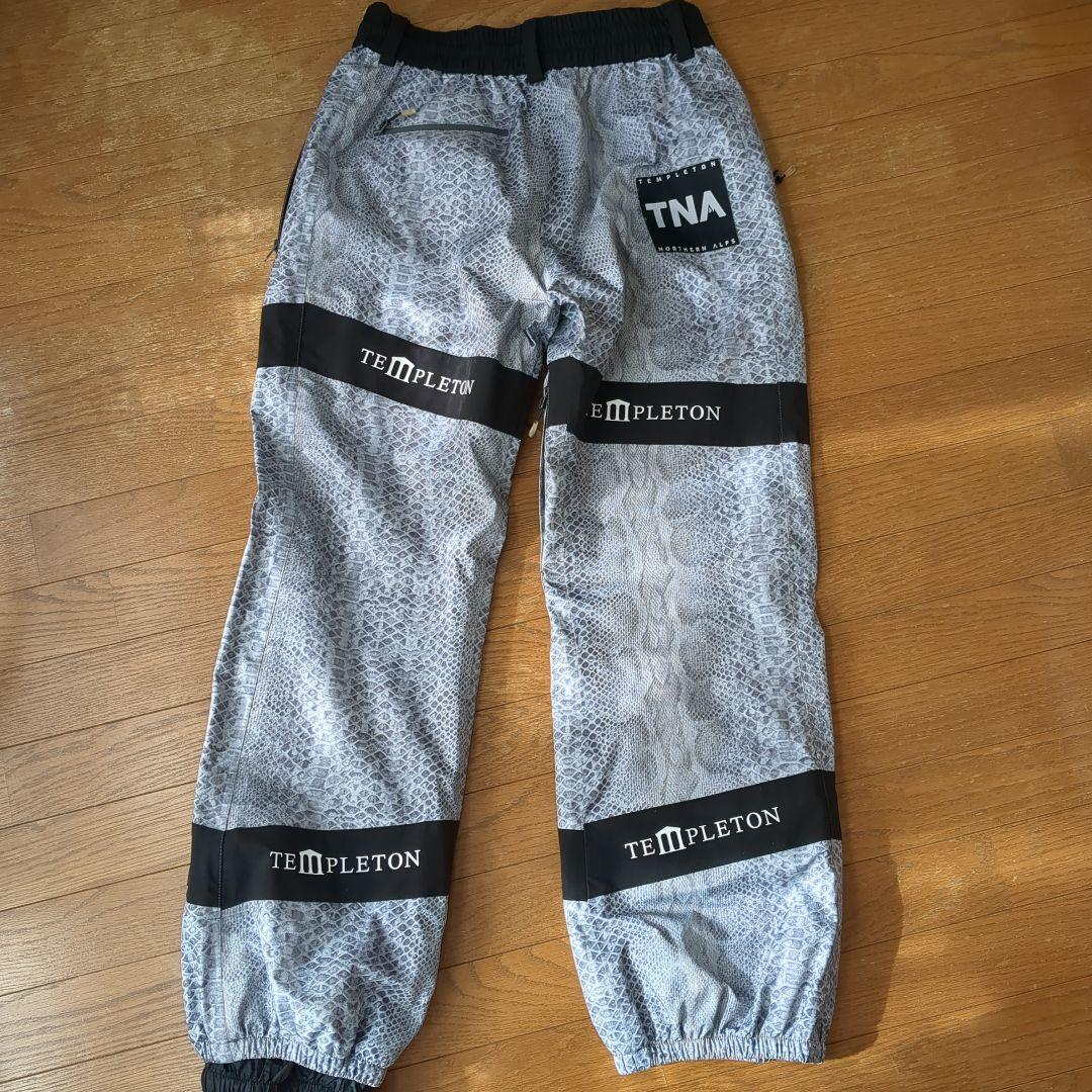 イクサ　TEMPLETON スノーボードウエア上下