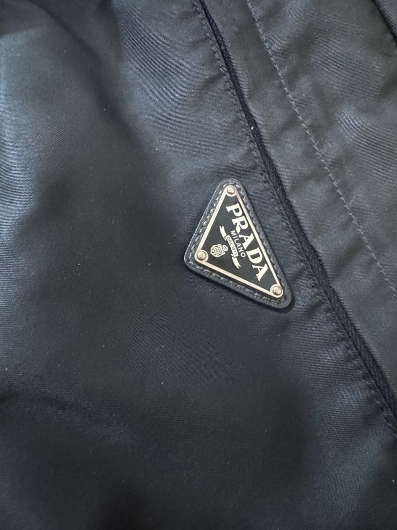 プラダ メッセンジャーバッグ　サフィアーノ