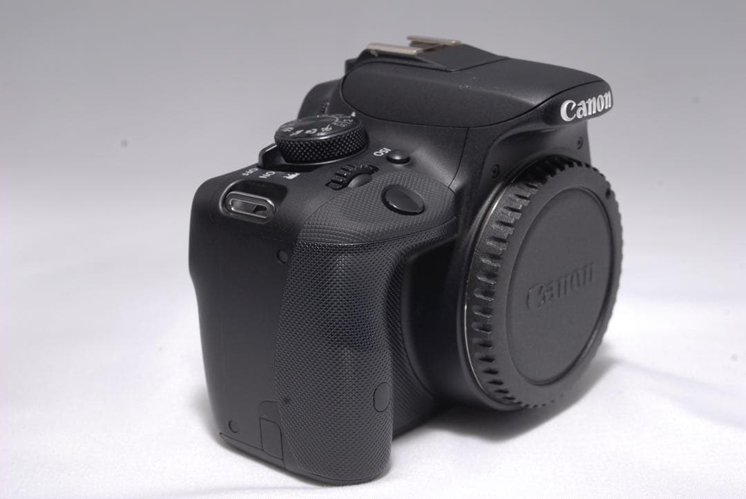 キヤノン Kiss X7 豪華Wレンズ♫奇跡のS数1,200回✨軽くて可愛い❤️