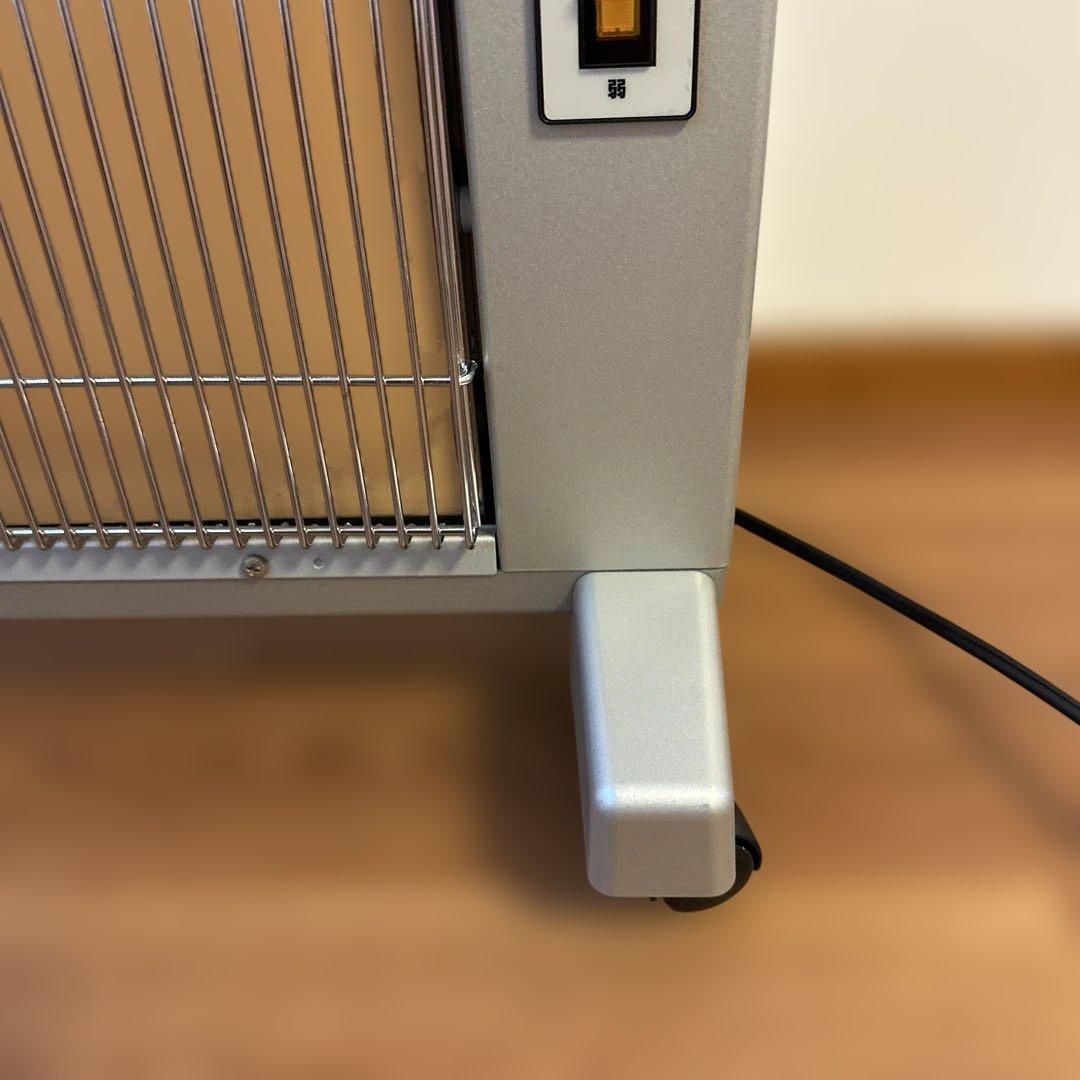 ③ 遠赤外線パネルヒーター サンルミエ キュート E800LS