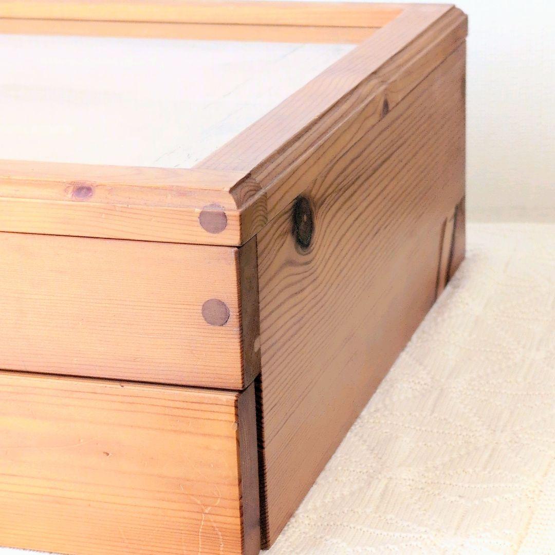 木製アンティークコレクションケース　天板ガラス　白ツマミ　引き出し　大きめサイズ