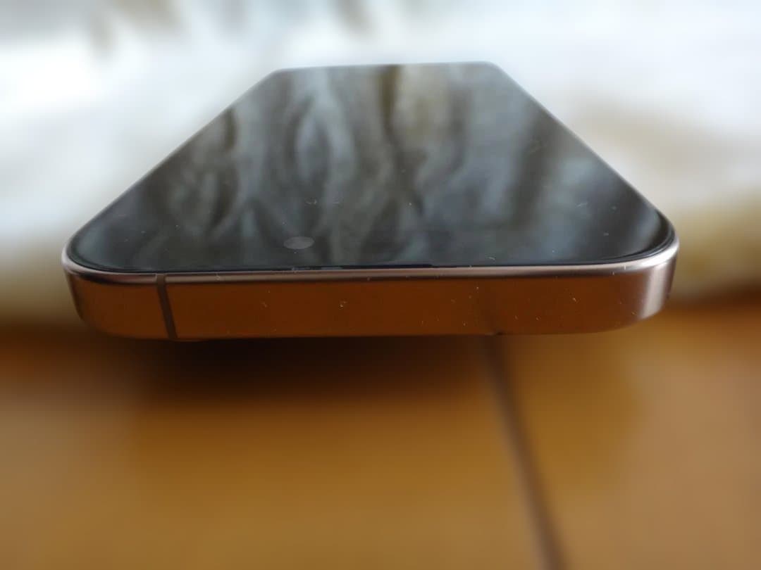 【中古美品】iPhone 16 Pro デザートチタニウム 128GB 95%