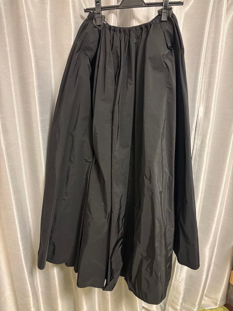 yae ボリュームタフタスカート 新品タグ付き　38 ブラック