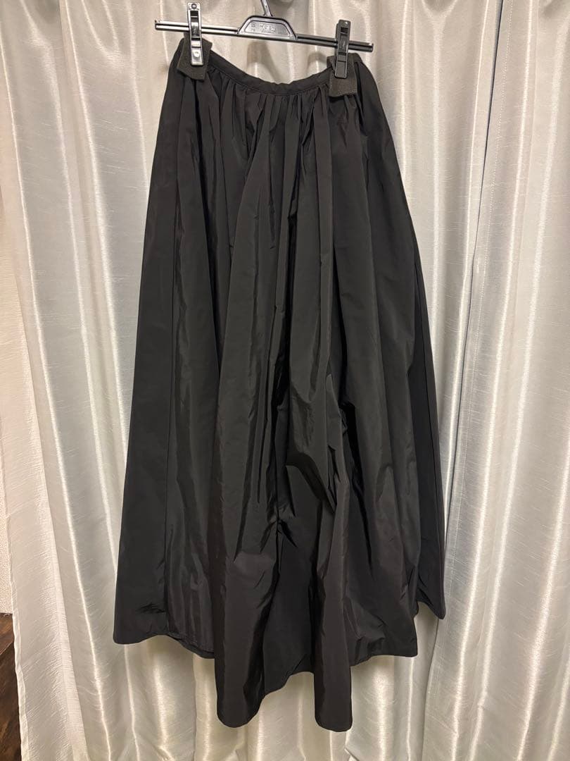 yae ボリュームタフタスカート 新品タグ付き　38 ブラック