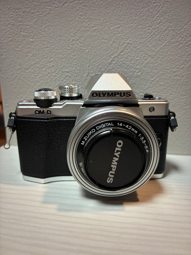 OLYMPUS OM-D E-M10 Mark II ダブルズームキット