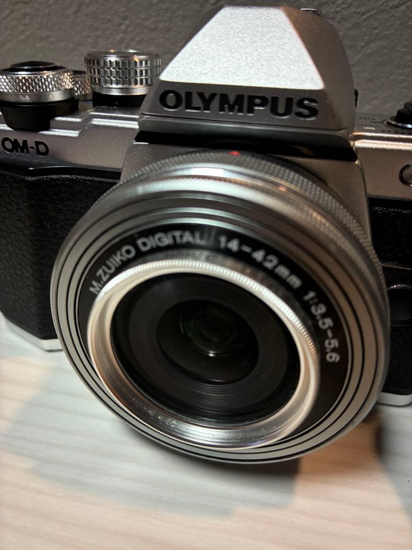 OLYMPUS OM-D E-M10 Mark II ダブルズームキット