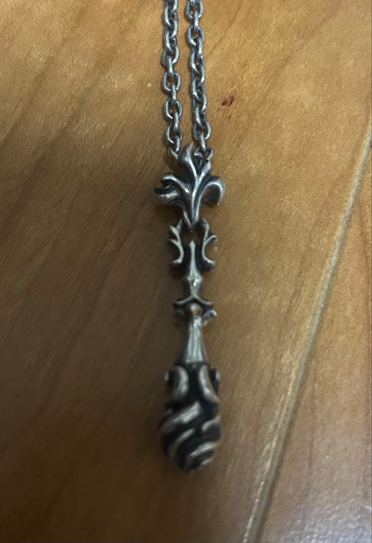 GACKT着　ダーツオブジゴロウ　ブルワーネックレス　GIGOR