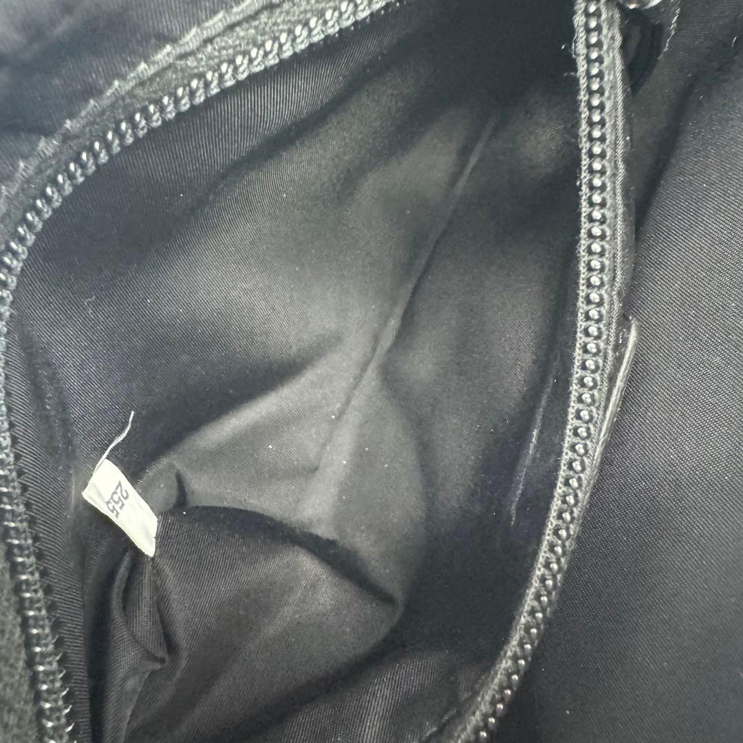 PRADA ボディバッグ 三角プレート ロゴ金具 キャンバス