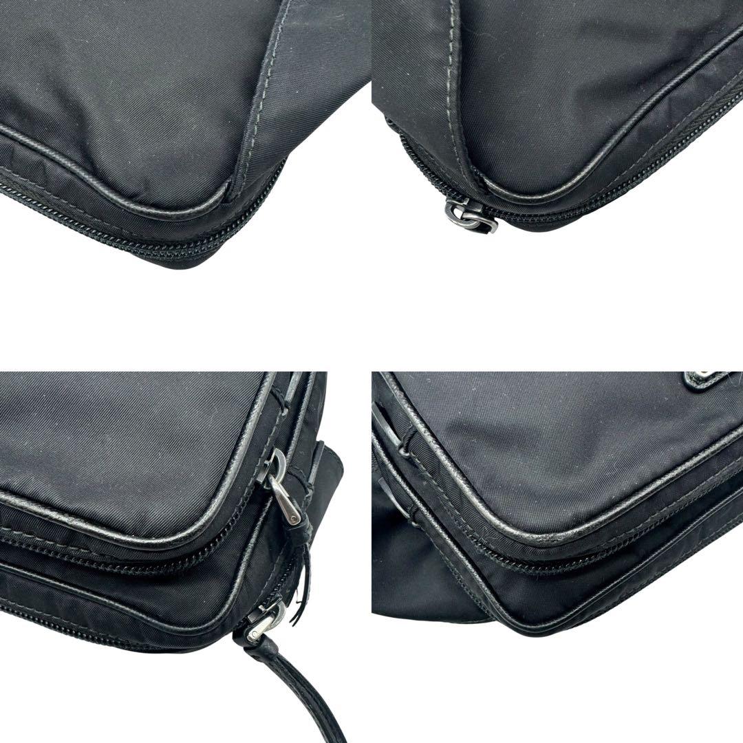 PRADA ボディバッグ 三角プレート ロゴ金具 キャンバス