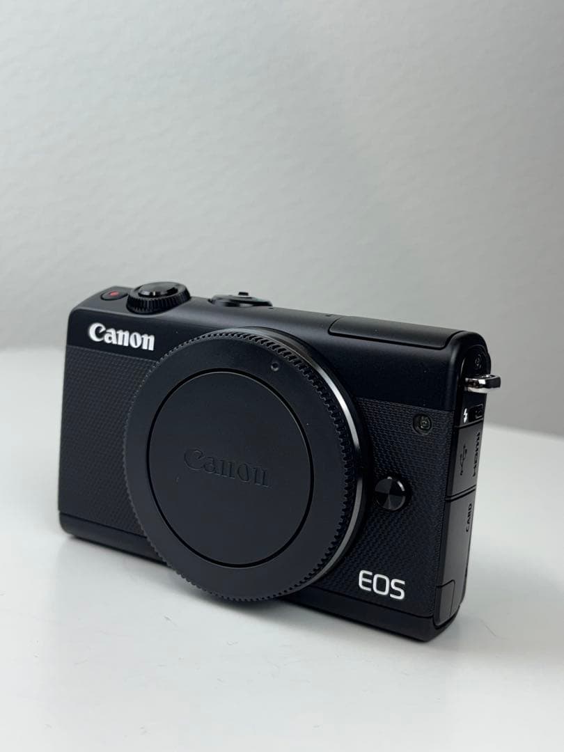 【新品未使用】Canon ミラーレスカメラEOS M100