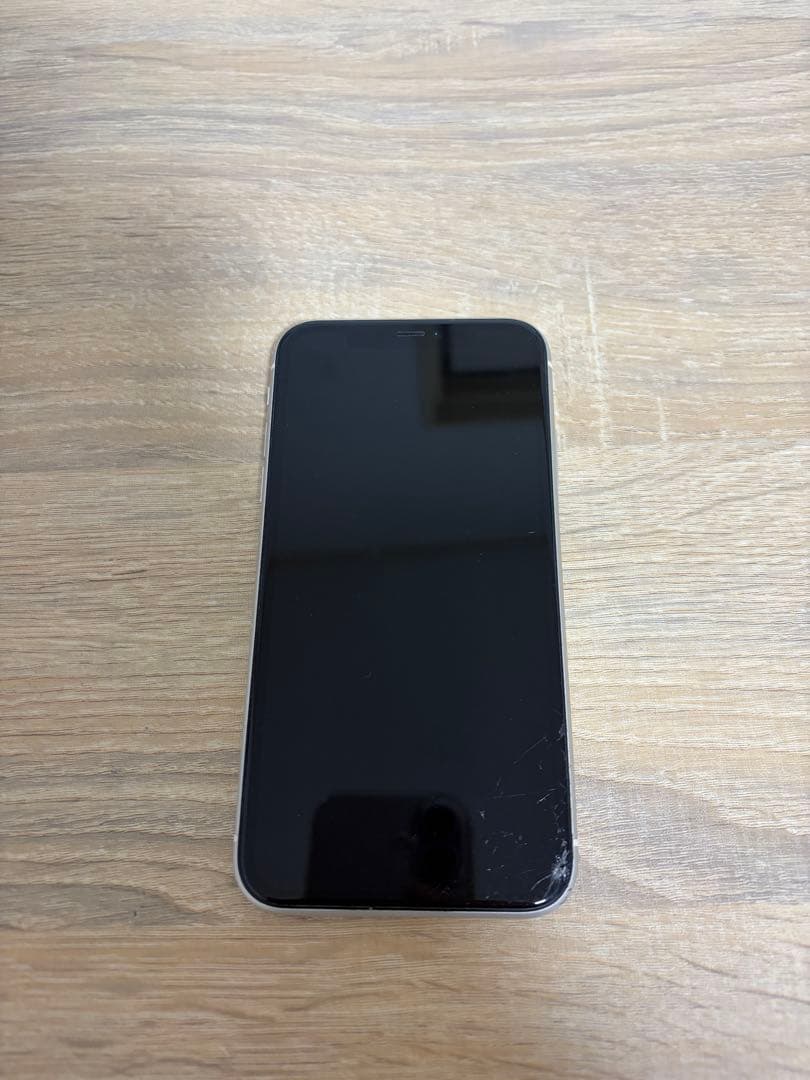 最終値下げApple iPhone 11 ホワイト 本体