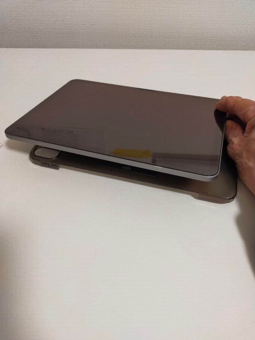 Apple iPad M2エアー　スペースグレー 本体