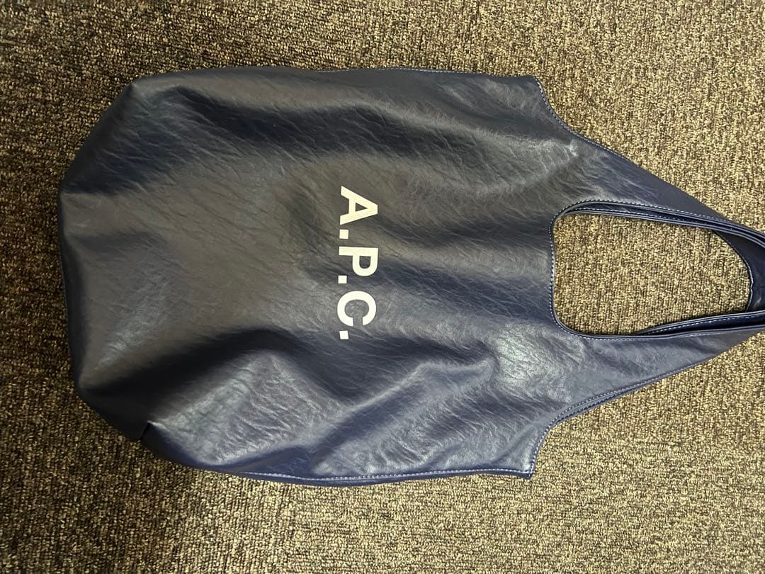 A.P.C. ネイビー バック