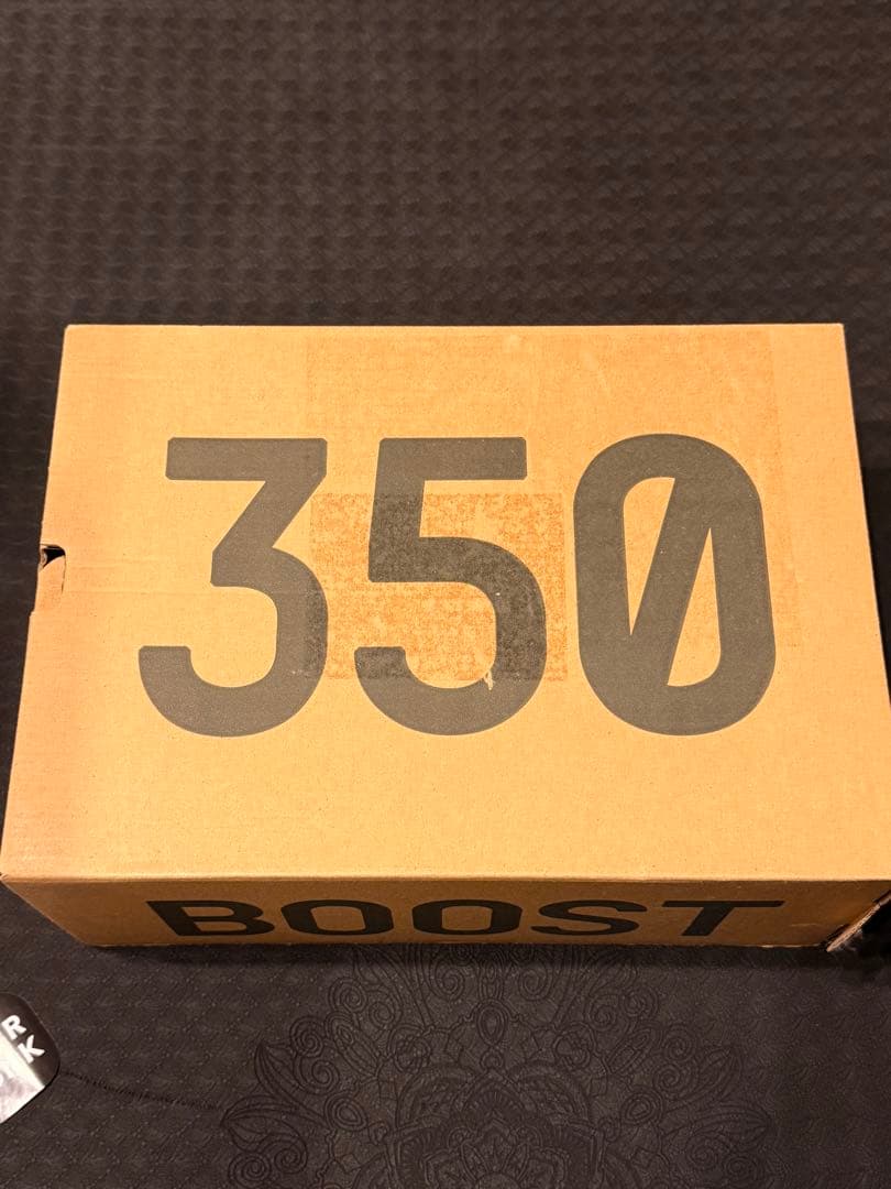 靴 YEEZY BOOST 350 V2 CARBON 27.5