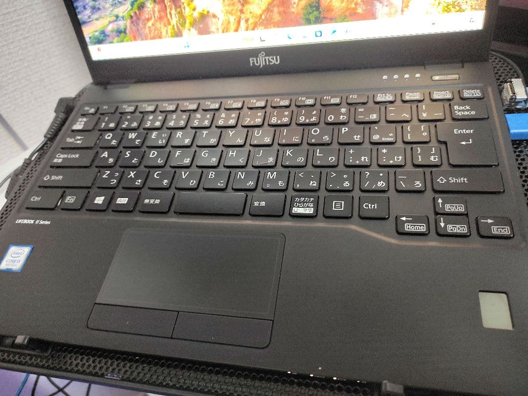 富士通 ノートパソコン i5 8世代　超綺麗です！